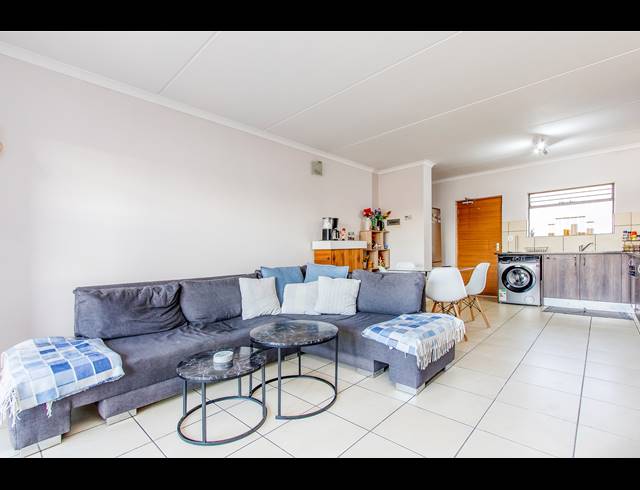 2 BEDROOM APARTMENT FOR SALE IN BARBEQUE DOWNS